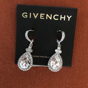 NWT Givenchy Swavorski Tear Drop Earrings 💧